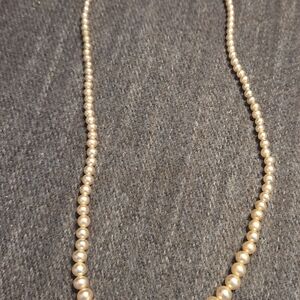 Vintage 1950s Faux Pearl Necklace Graduated Strand Gold Tone Hook Clasp